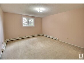 18012 95 Av NW in Edmonton, AB - Building Photo - Building Photo