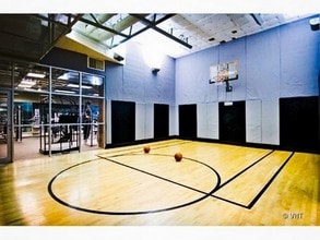 545 N Dearborn St, Unit 2305 in Chicago, IL - Building Photo - Building Photo