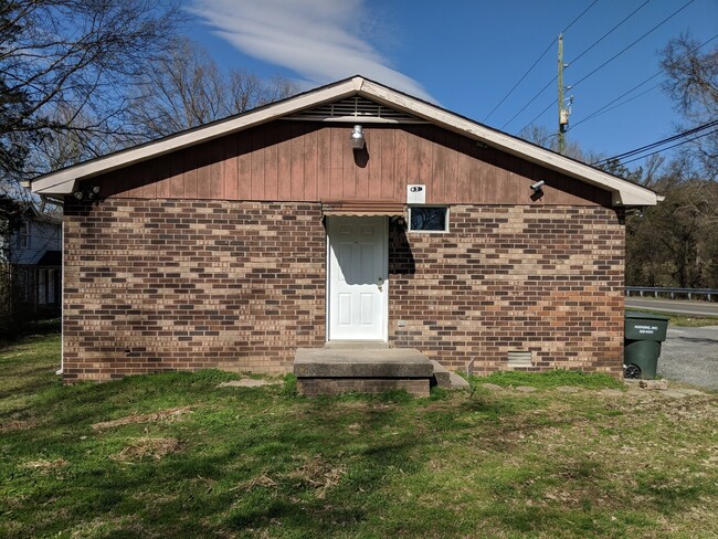 1314 Tulip Grove Rd in Nashville, TN - Foto de edificio - Building Photo