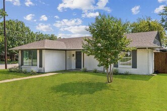 9670 Lynbrook Dr in Dallas, TX - Building Photo - Building Photo