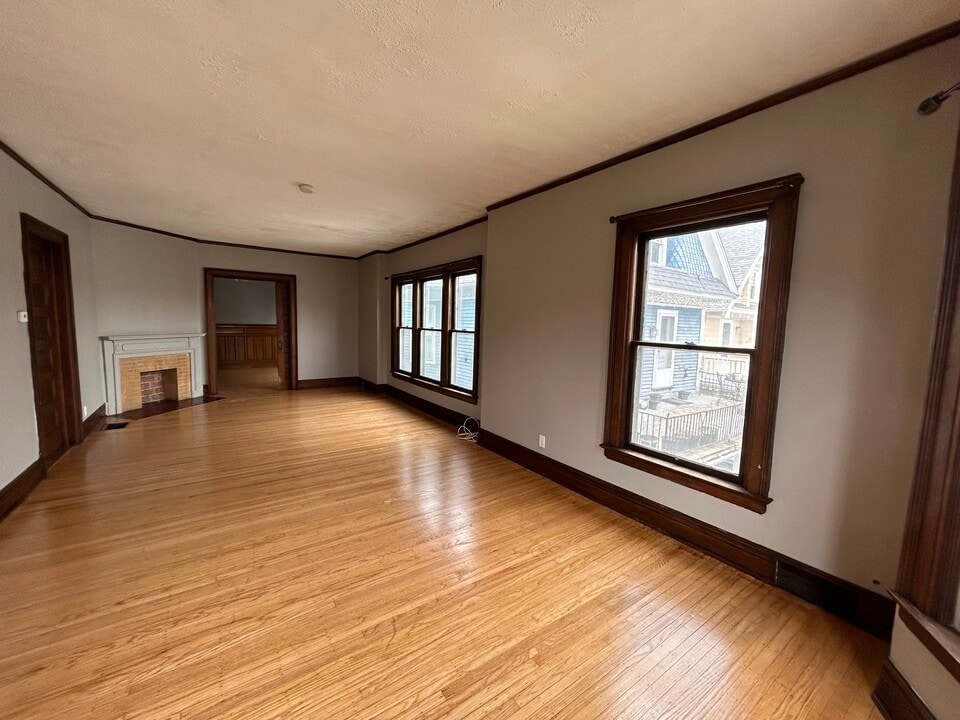 50 Greenfield St, Unit 2 in Buffalo, NY - Building Photo