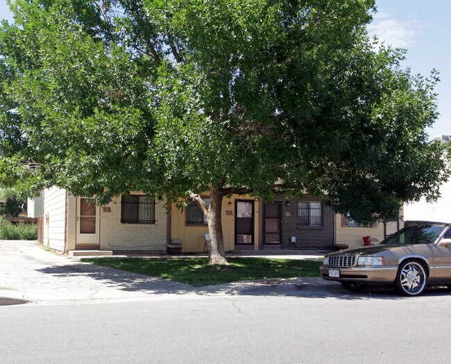 13 Royal Crest Dr in Pueblo, CO - Foto de edificio - Building Photo
