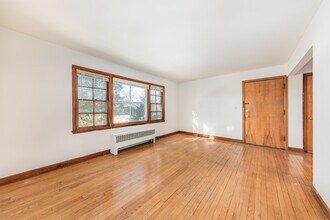 Ardmore Terrace in Shorewood, WI - Foto de edificio - Building Photo