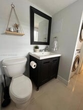 5570 SW 70th Pl S in Miami, FL - Foto de edificio - Building Photo