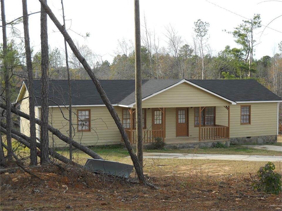 476 Grove St in Barnesville, GA - Foto de edificio