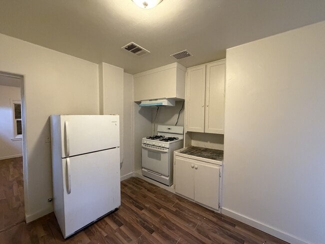 property at 1802 Lake St