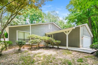 2472 Hewatt Rd in Snellville, GA - Building Photo - Building Photo