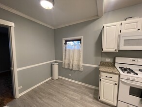 5656 N Melvina Ave in Chicago, IL - Building Photo - Building Photo