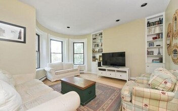 19 Follen St, Unit 4 in Boston, MA - Foto de edificio - Building Photo