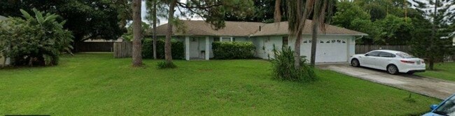 property at 1741 SE Lorraine St
