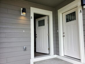 1207 E St SE in Lacey, WA - Building Photo - Building Photo