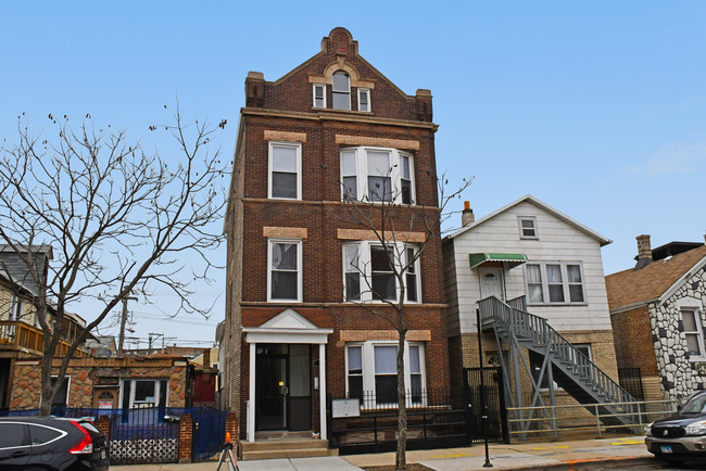 5 Units in Pilsen - Beautifully Rehabbed