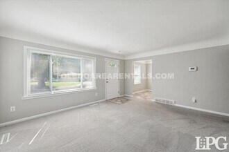 6138 Whiteford Center Rd in Toledo, OH - Building Photo - Building Photo