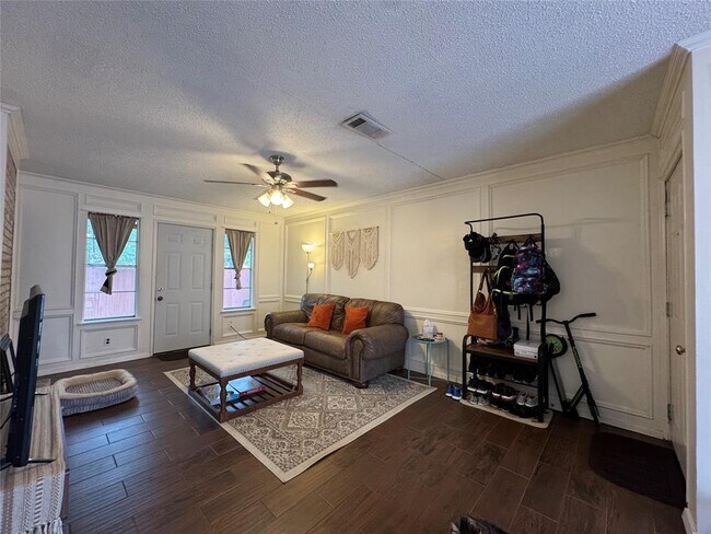 2900 Lovell Dr in Austin, TX - Building Photo - Building Photo