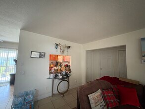 1383 Tinamou Rd in Venice, FL - Building Photo - Building Photo