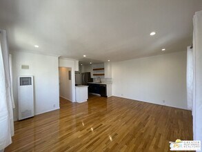 1104 Masselin Ave-Unit -08 in Los Angeles, CA - Building Photo - Building Photo