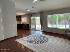 4629 E Lavender Ln in Phoenix, AZ - Foto de edificio - Building Photo