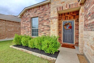 97 Mallard Ln in Leander, TX - Building Photo - Building Photo