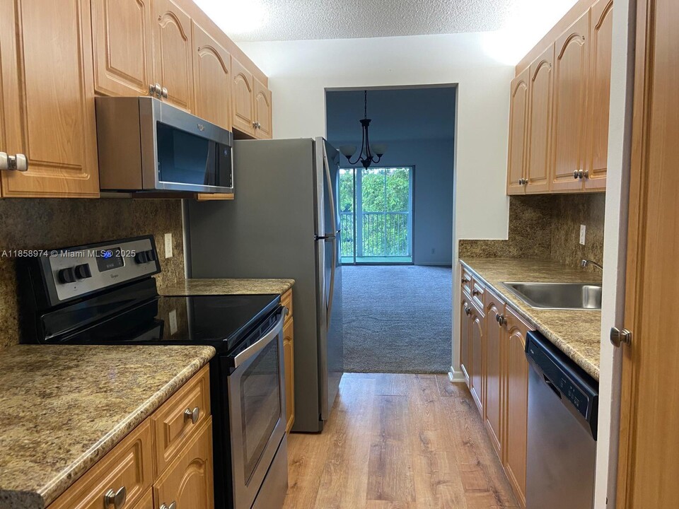 13000 SW 15th Ct in Pembroke Pines, FL - Building Photo