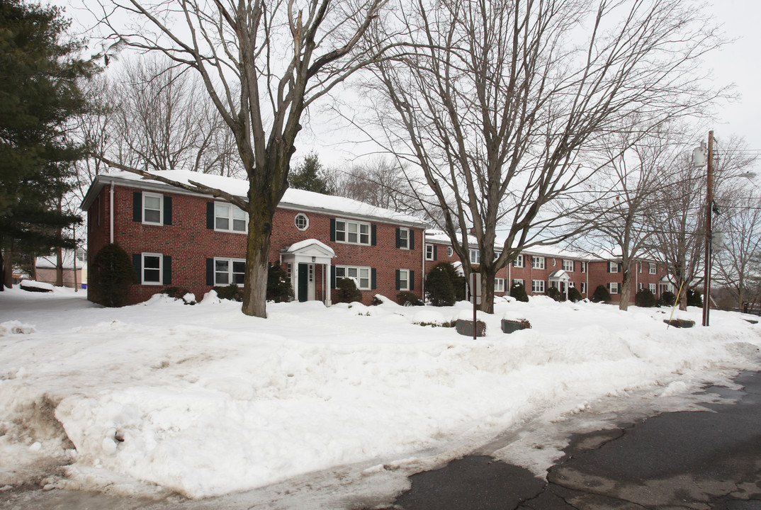 Emerson Village in Wethersfield, CT - Building Photo