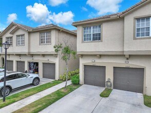 13227 SW 42nd St in Miramar, FL - Building Photo - Building Photo