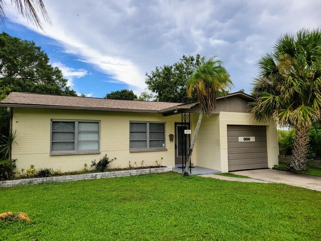 755 42nd Ave N in St. Petersburg, FL - Building Photo - Building Photo