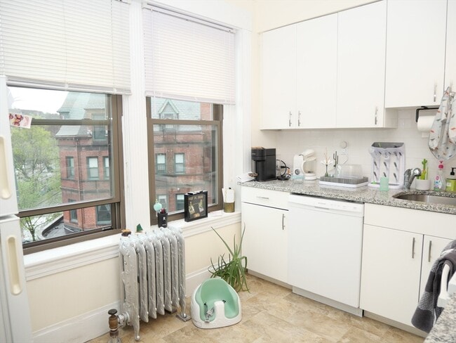 1390 Beacon St in Brookline, MA - Building Photo - Building Photo