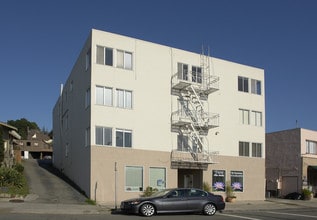 367-371 Colusa Ave in Kensington, CA - Building Photo - Building Photo