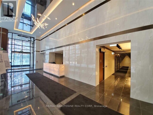 19-2719 Bathurst St in Toronto, ON - Building Photo - Building Photo