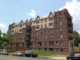 810 Broadway in Newark, NJ - Building Photo