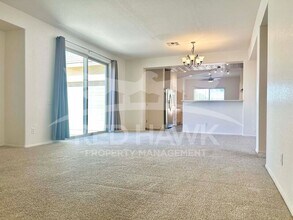 852 E Runaway Bay Pl in Chandler, AZ - Building Photo - Building Photo