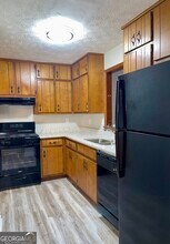 5870 Sheldon Ct in Atlanta, GA - Building Photo - Building Photo