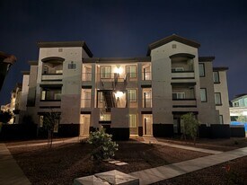 The Crest at Skyline in Mesa, AZ - Building Photo