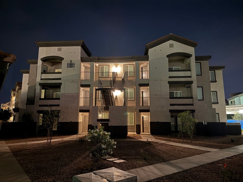 The Crest at Skyline in Mesa, AZ - Foto de edificio