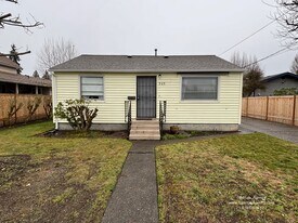 509 16th St SW in Puyallup, WA - Building Photo