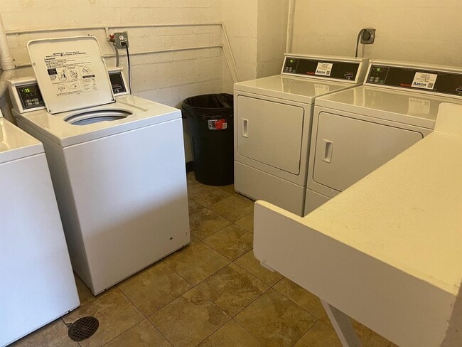 410 NW 68th Ave, Unit 317 in Plantation, FL - Foto de edificio - Building Photo