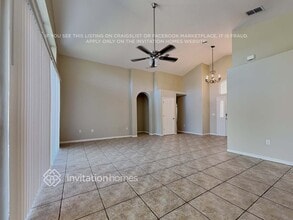 5422 Twin Creeks Dr in Valrico, FL - Building Photo - Building Photo