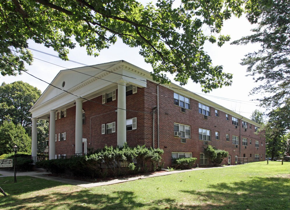 Executive Arms in Plainfield, NJ - Building Photo