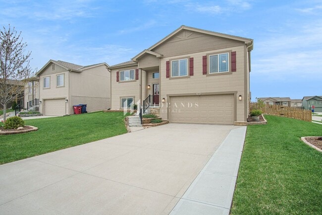 13810 S 42nd Ave in Bellevue, NE - Building Photo - Building Photo