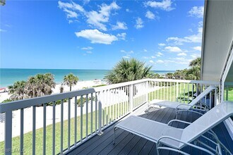 143 Barefoot Cir in Bonita Springs, FL - Building Photo - Building Photo