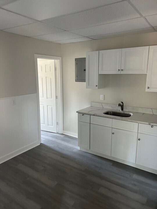 50 Vernon St in Worcester, MA - Building Photo