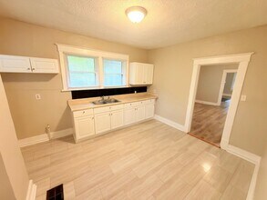 2774 Midland Ave in Memphis, TN - Building Photo - Building Photo