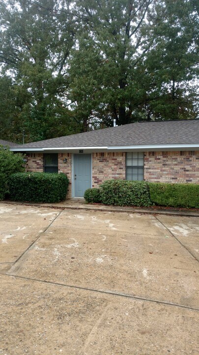 127 Debra Ln, Unit 127 in Ruston, LA - Foto de edificio