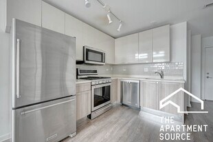 932 W Dakin St, Unit 201 in Chicago, IL - Building Photo