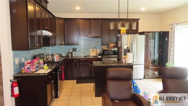 49 Campbell St in South Plainfield, NJ - Building Photo - Building Photo
