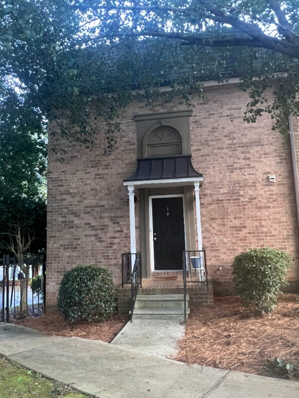 6980 Roswell Rd in Sandy Springs, GA - Building Photo - Building Photo