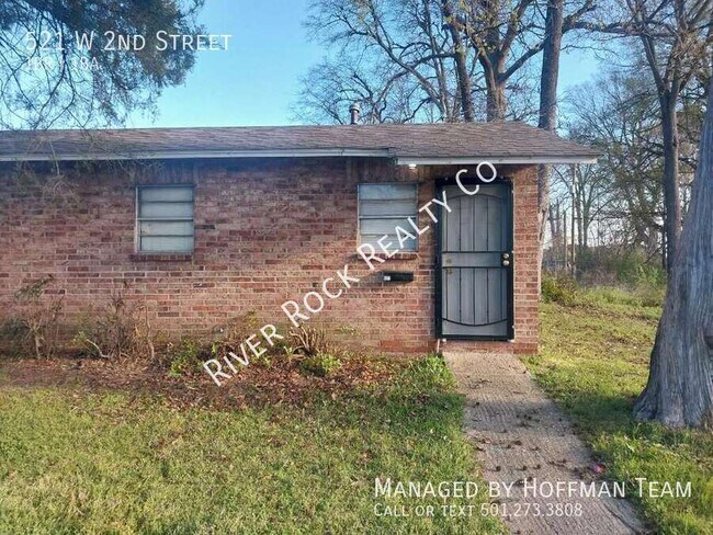 521 W 2nd Ave in Pine Bluff, AR - Foto de edificio - Building Photo