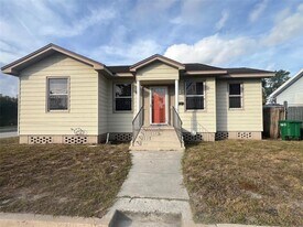 2323 W North B St in Tampa, FL - Building Photo