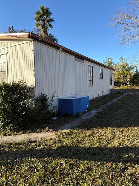 21285 Campbell Dr in Brooksville, FL - Building Photo - Building Photo