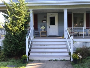 18 Dayton Rd in Morris Plains, NJ - Foto de edificio - Building Photo